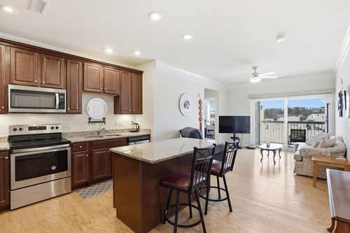 405-2 Francis Dr, Andover, MA, 01810-0048 | Card Image