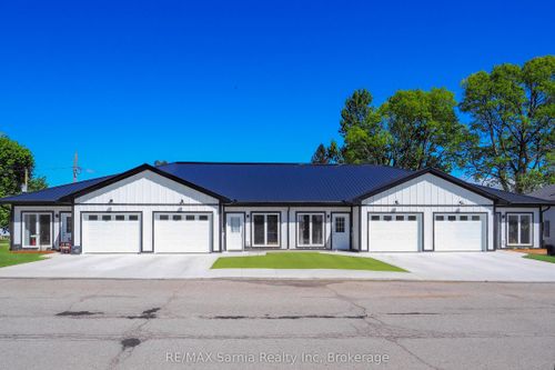 3250 River St, Brooke Alvinston, ON, N0N1A0 | Card Image