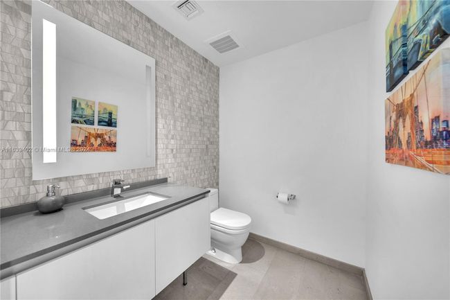 APT-3705 - 88 Sw 7 Th St, Condo with 2 bedrooms, 3 bathrooms and null parking in MIAMI FL | Image 21