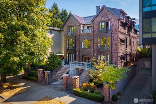 301-1122 Broadway E, Seattle, WA, 98102-4389 | Card Image
