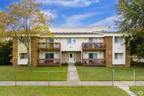 35775 Union Lake Rd, Clinton Township, MI, 48035-3263 | Card Image