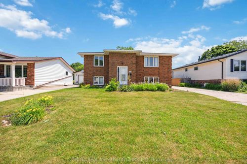 106 Hastings Cres, Sarnia, ON, N7S5K5 | Card Image