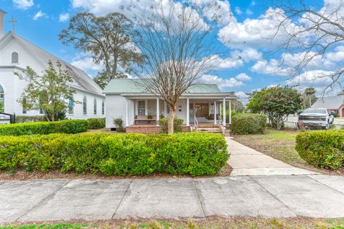 132 Circle Dr, DeFuniak Springs, FL, 32435-2545 | Card Image