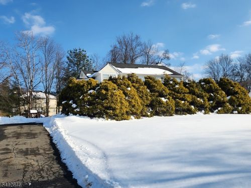 14 Autumn Dr, Mine Hill, NJ, 07803-2427 | Card Image