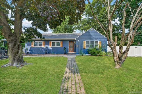 249 Bay Shore Rd, Bay Shore, NY, 11706-5325 | Card Image