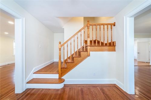 11 Montrose Rd, Scarsdale, NY, 10583-1121 | Card Image