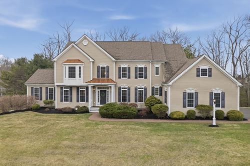 74 Canterbury Hill Rd, Acton, MA, 01720-4922 | Card Image