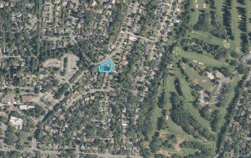 3294 Henderson Rd, Oak Bay, BC, V8P5A6 | Card Image