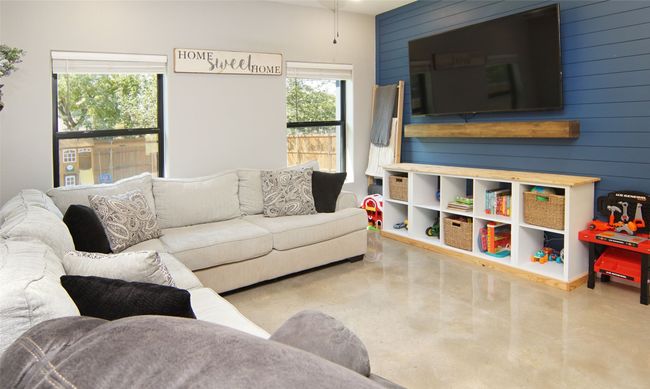 930 W Florence St, House other with 3 bedrooms, 2 bathrooms and null parking in Denison TX | Image 6