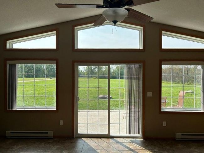 Large Windows for Natural Light | Image 11