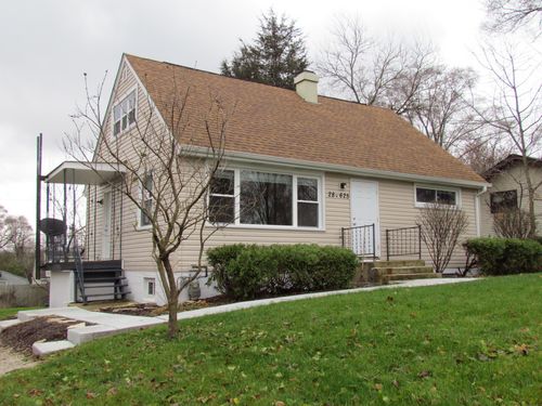 28w625 Lester St, West Chicago, IL, 60185-3842 | Card Image