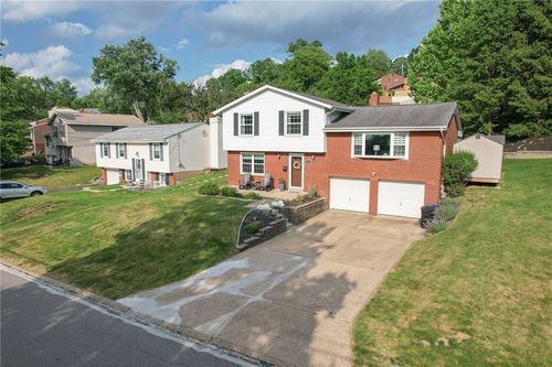 241 Parkedge Rd, Pittsburgh, PA, 15220-2600 | Card Image