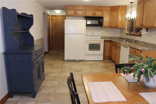 Eat in kitchen. | Image 20