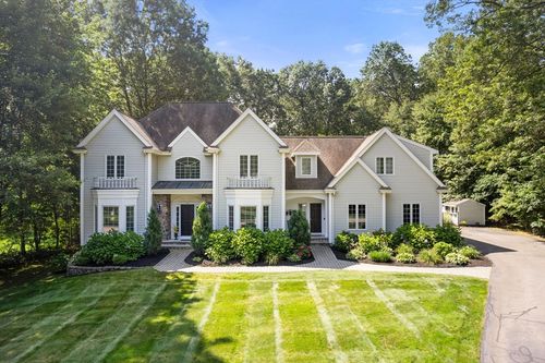 15 Broad Acres Farm Rd, Medway, MA, 02053-6129 | Card Image