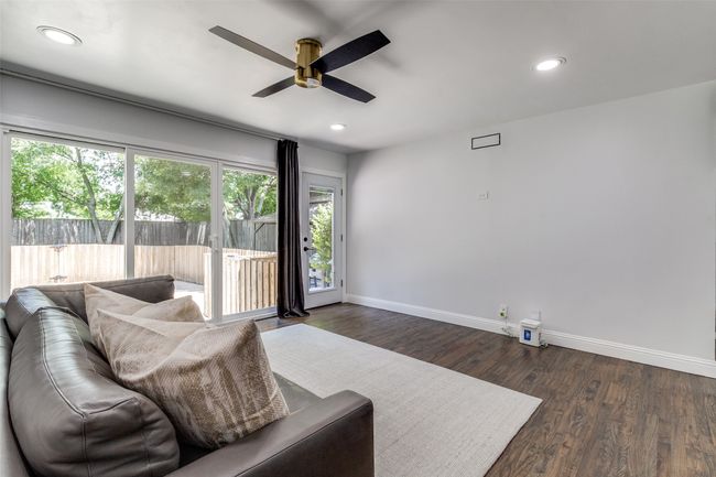 7127 E Mockingbird Ln, House other with 2 bedrooms, 2 bathrooms and null parking in Dallas TX | Image 21