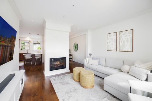 10-897 Premier St, North Vancouver, BC, V7J2G7 | Card Image