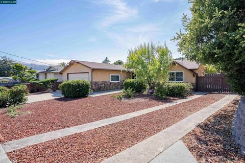 19 Estates Dr, Novato, CA, 94947-2005 | Card Image