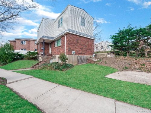 252-15 Horace Harding Expy, Little Neck, NY, 11362-1814 | Card Image