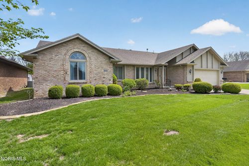 1219 Oaktree Ct, Oregon, OH, 43616-4137 | Card Image