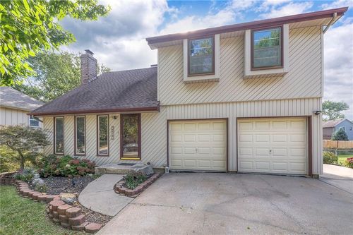 16319 W 124th St, Olathe, KS, 66062-1163 | Card Image