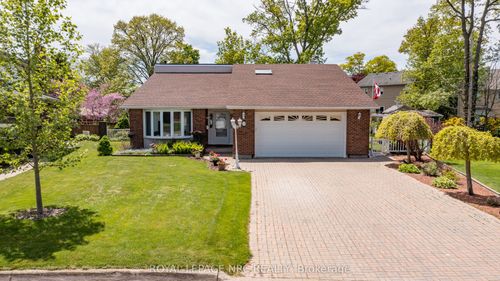 {{alt}} | Card Image