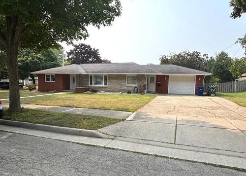 213 Lox Court, Combined Locks, WI, 54113 | Card Image