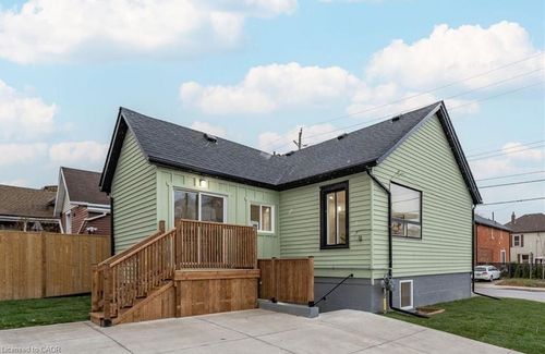 b-476 Ferguson Ave N, Hamilton, ON, L8L4Z2 | Card Image