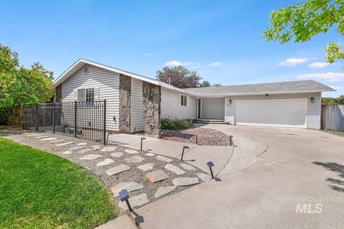 1039 Blake St N, Twin Falls, ID, 83301-3108 | Card Image