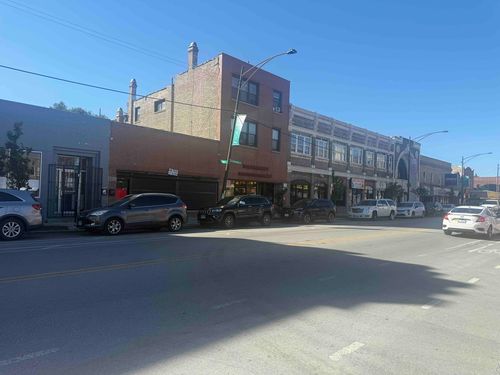 2733 W Cermak Road, Chicago, IL, 60608 | Card Image