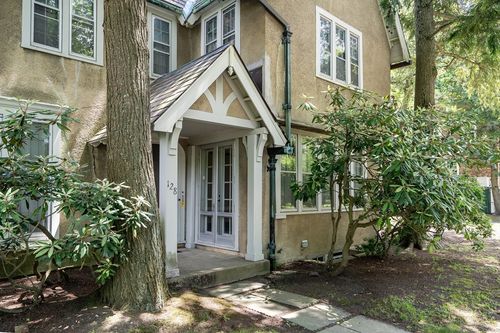 128 Dudley St, Brookline, MA, 02445-5908 | Card Image