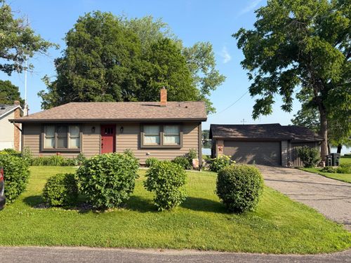 1037 Hamlet Dr N, Avon, MN, 56310-9541 | Card Image