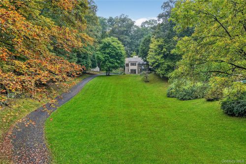 1701 Hunterbrook Rd, Yorktown Heights, NY, 10598-6231 | Card Image