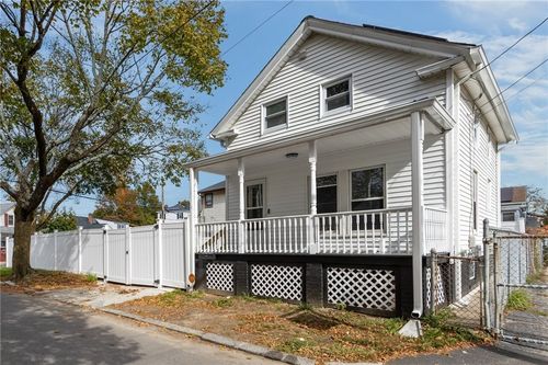 71 Rowan St, Providence, RI, 02908-4019 | Card Image