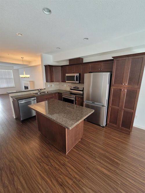 61-20831 70 Ave, Langley, BC, V2Y0H1 | Card Image