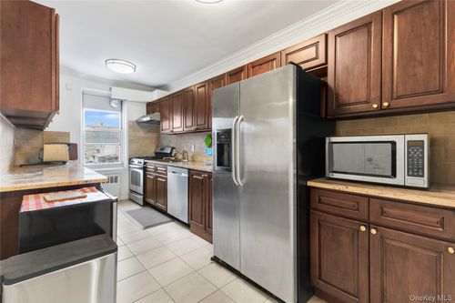 3o4-64-11 99th St, Rego Park, NY, 11374-2654 | Card Image