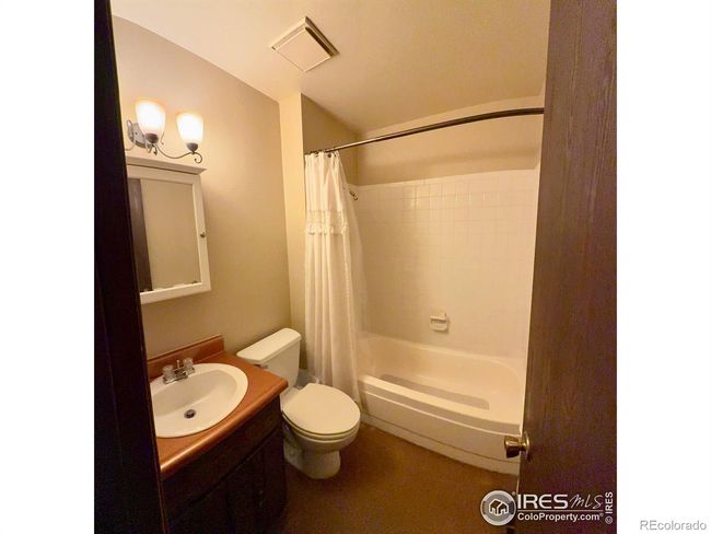 FULL BATH LOCATED OFF UPSTAIR BEDROOM HALLWAY | Image 17