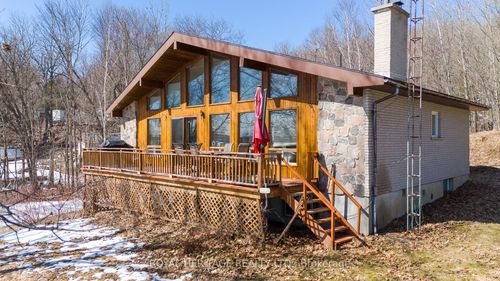 933 Ferguson Rd, Katrine, ON, P0A1L0 | Card Image