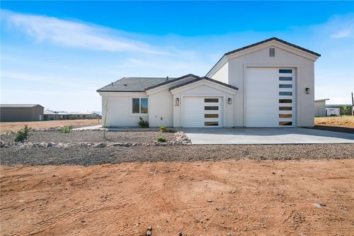 3799 N Araby Rd, Golden Valley, AZ, 86413-9034 | Card Image