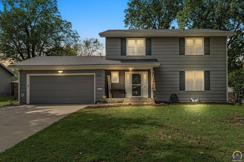 1807 Village Dr, Topeka, KS, 66604-3711 | Card Image