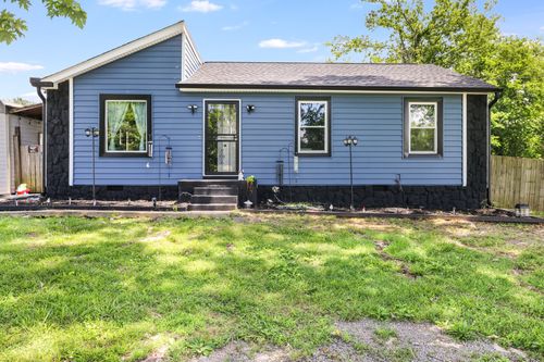 402 Wilkinson Ln, White House, TN, 37188-9115 | Card Image