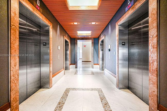 APT-806 - 1050 Brickell Ave, Condo with 1 bedrooms, 2 bathrooms and null parking in Miami FL | Image 39