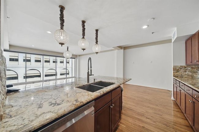 APT-1005 - 917 Main St, Condo with 2 bedrooms, 2 bathrooms and 1 parking in Houston TX | Image 16