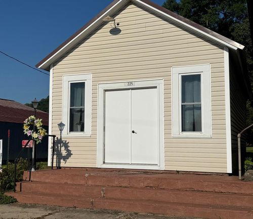 225 2nd St, GAYS MILLS, WI, 54631 | Card Image