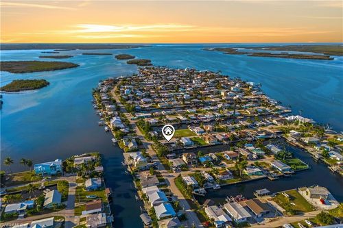 2631 Bayshore Dr, MATLACHA, FL, 33993-9705 | Card Image
