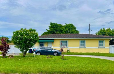 7645 Sw 19th St, House other with 3 bedrooms, 2 bathrooms and null parking in Miami FL | Image 1