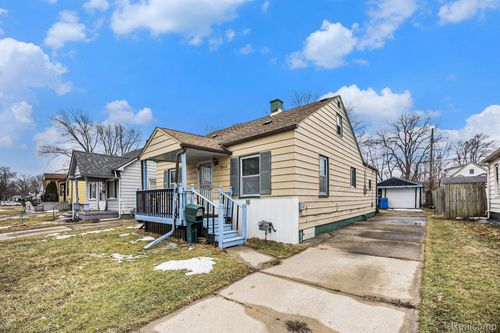 11012 Republic Ave, Warren, MI, 48089-1717 | Card Image