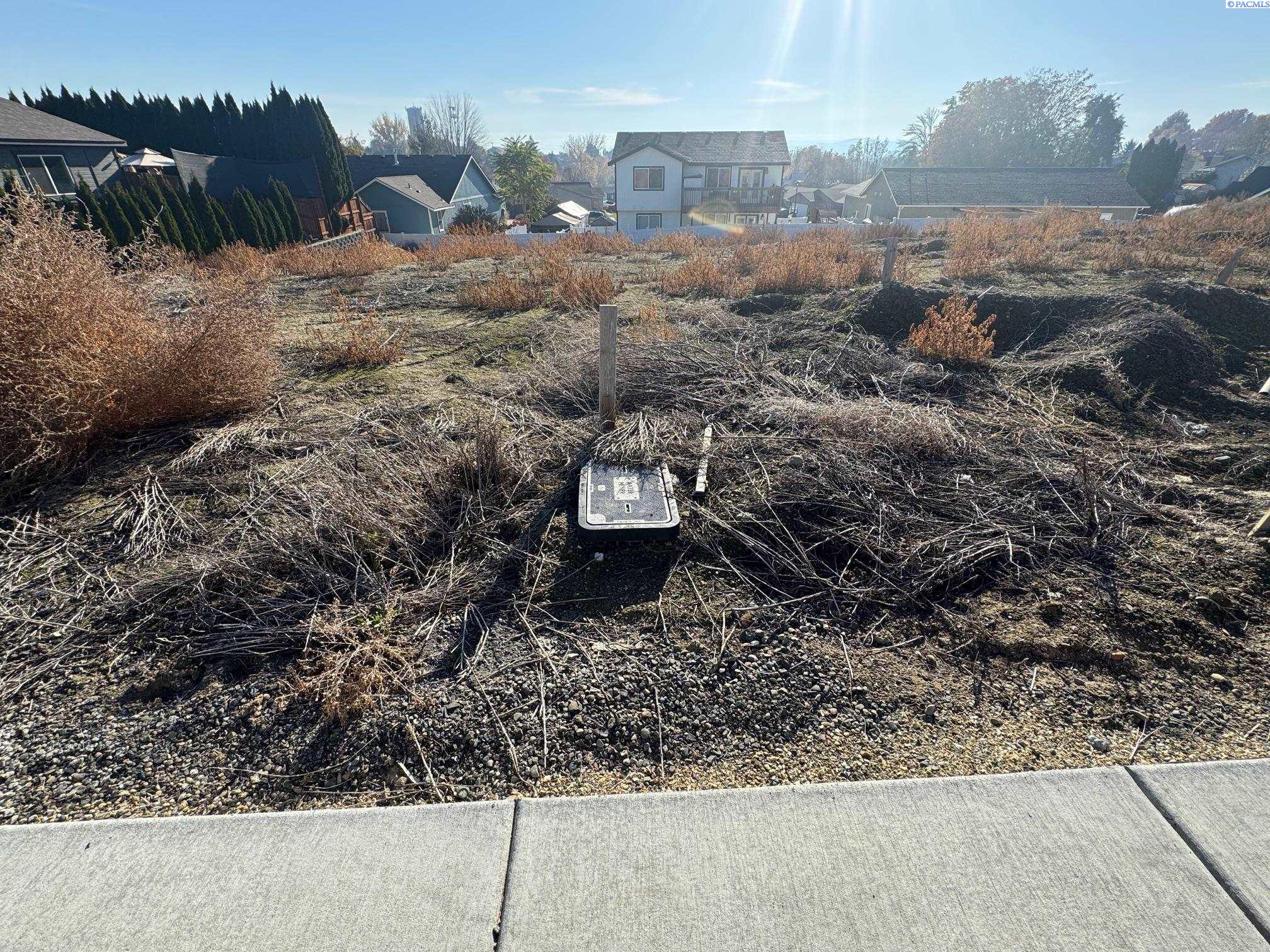 Land in Zillah