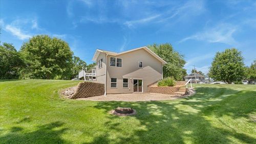906 E Lake St, Osakis, MN, 56360-9003 | Card Image