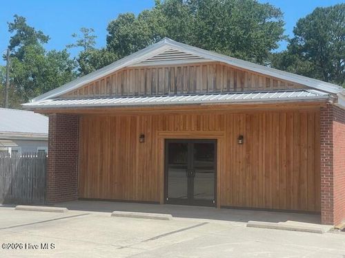 907 E Broad St, Elizabethtown, NC, 28337-8850 | Card Image