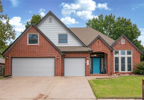 2429 S Umbrella Ave, Broken Arrow, OK, 74012-9435 | Card Image